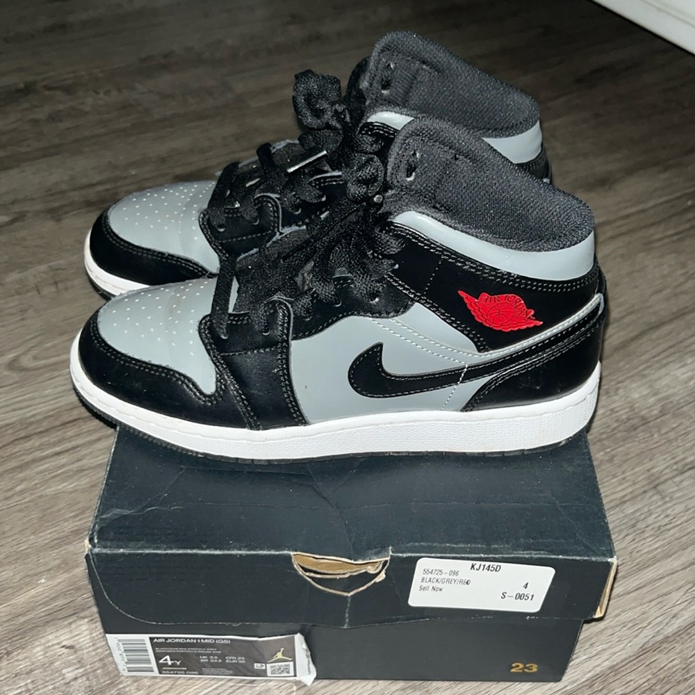 Air Jordan 1 Mid